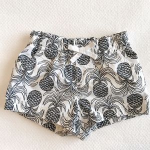 Old Navy | 2T Black & White Pineapple Print Shorts